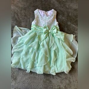 Youngland Light Green Formal Dress with Bow